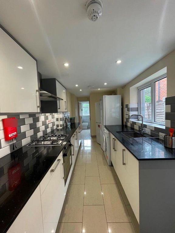 Property photo 1 of 11 Photo 0