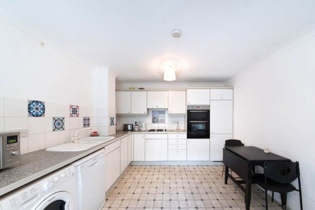 Property photo 3 of 14