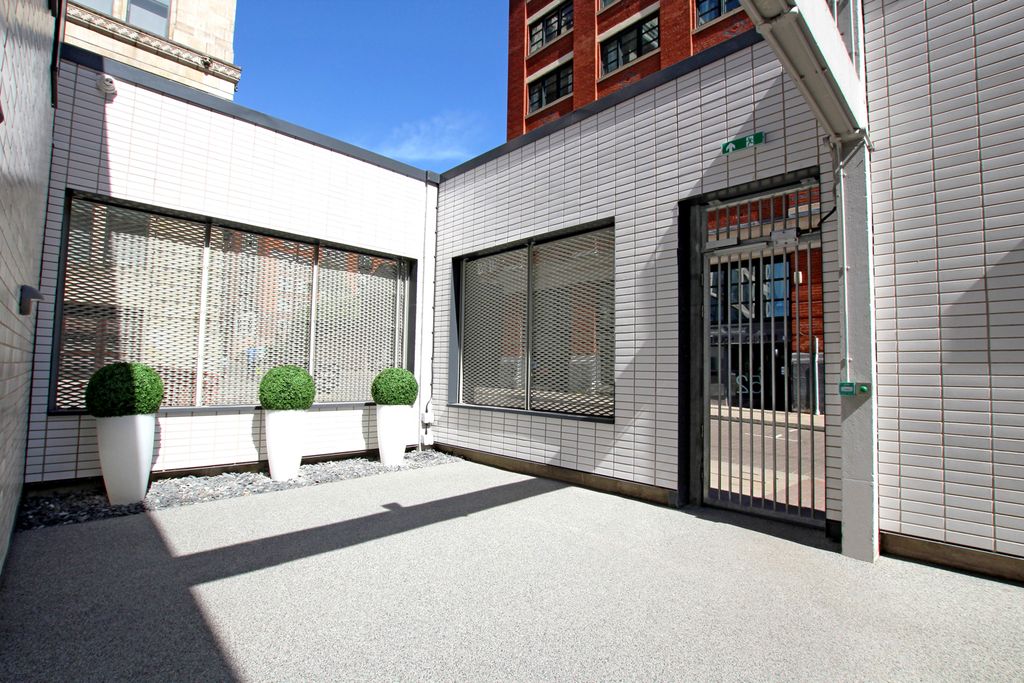 Property photo 3 of 6