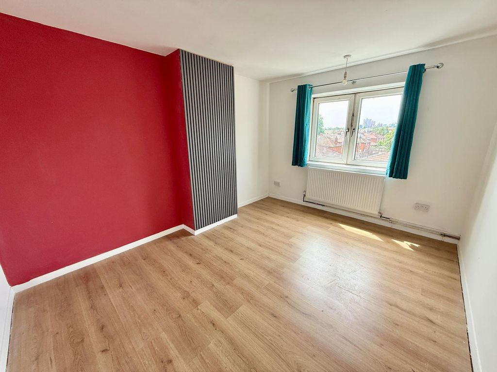 Property photo 2 of 12 Gallery