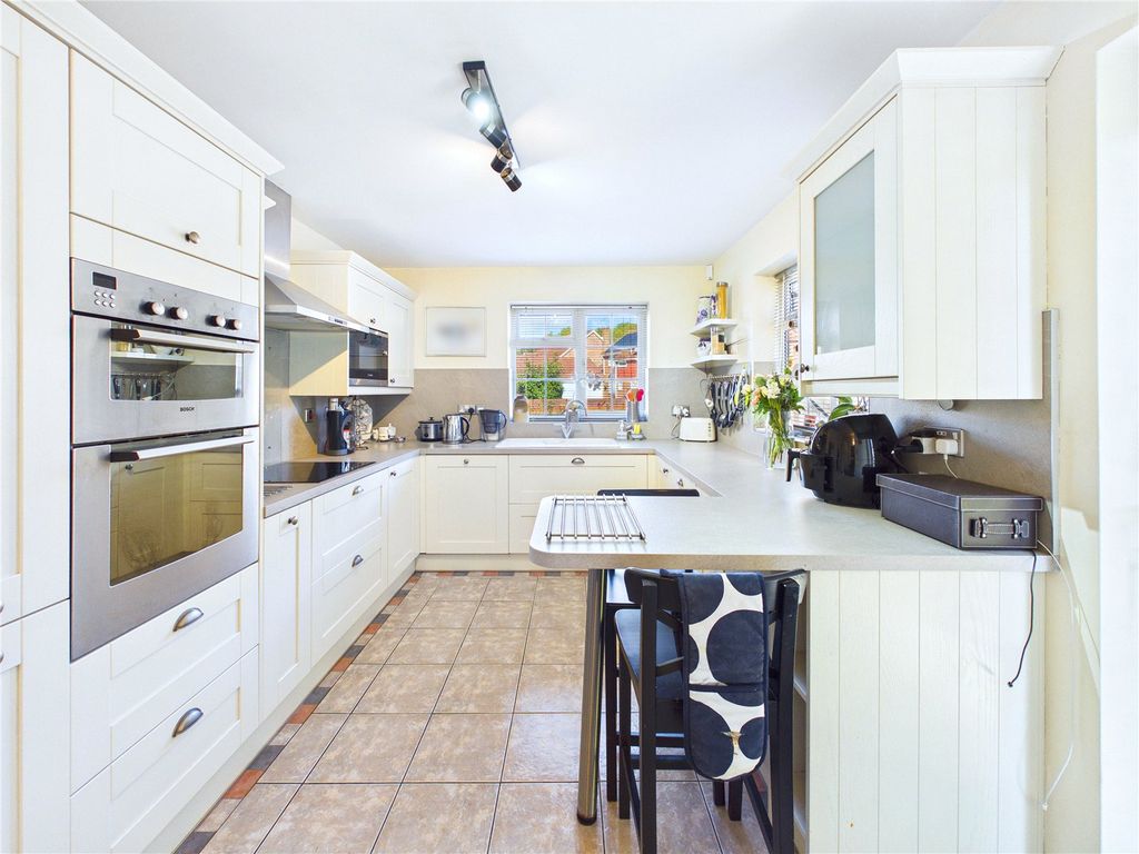Property photo 2 of 17 Picture No. 05