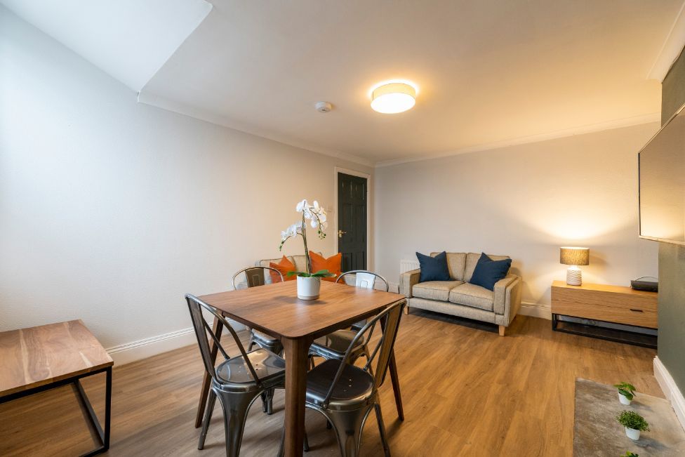 Property photo 3 of 11 113Sr - Living Room