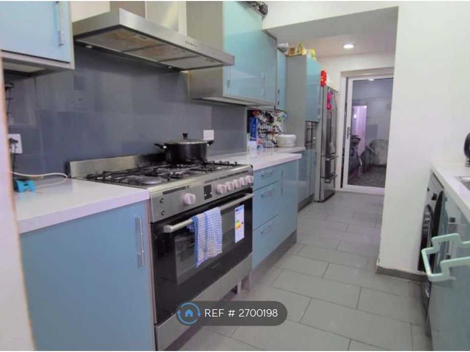 Property photo 2 of 23 Kitchen - Image -2