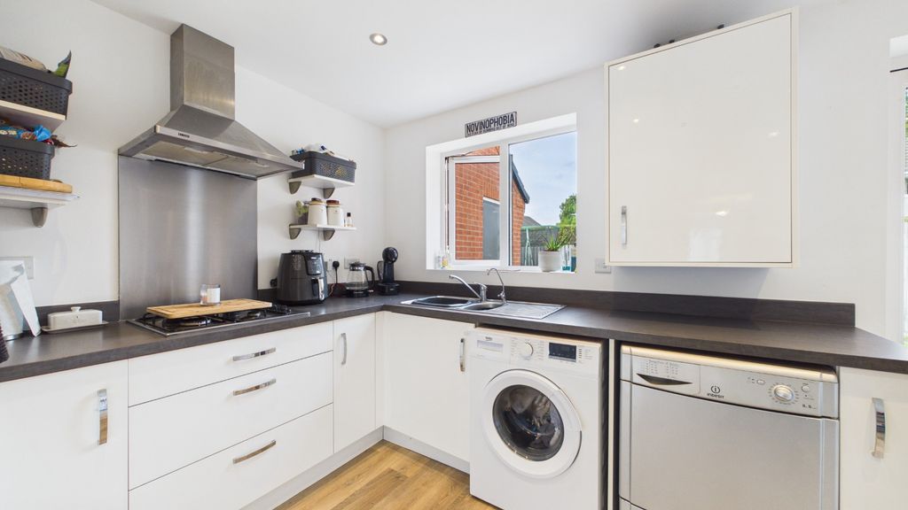 Property photo 2 of 13 2929073