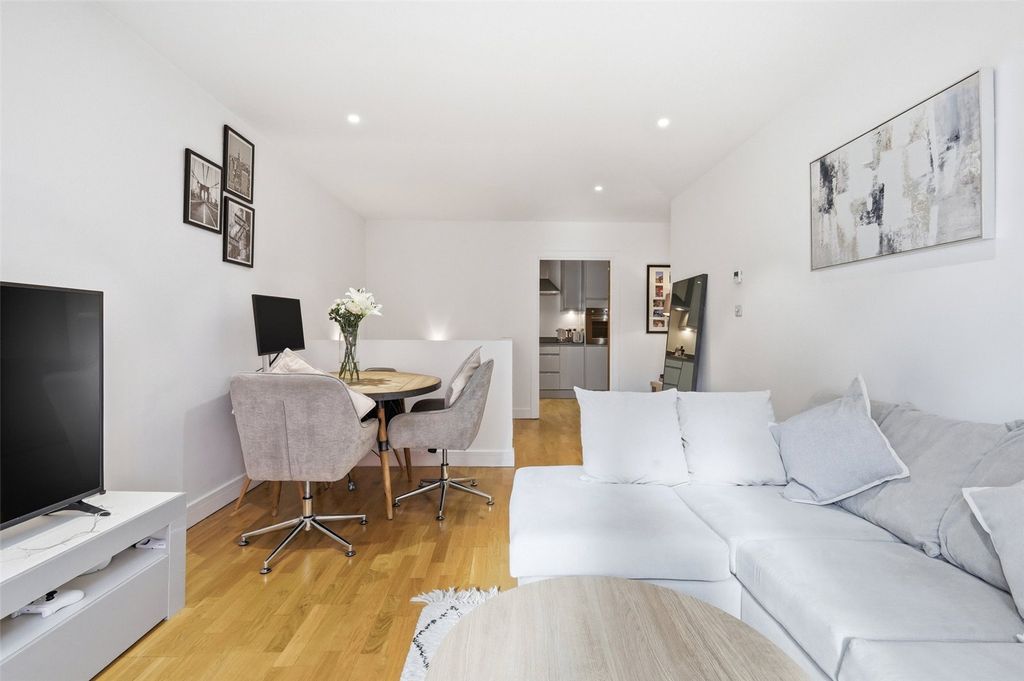 Property photo 2 of 20 Picture No. 16