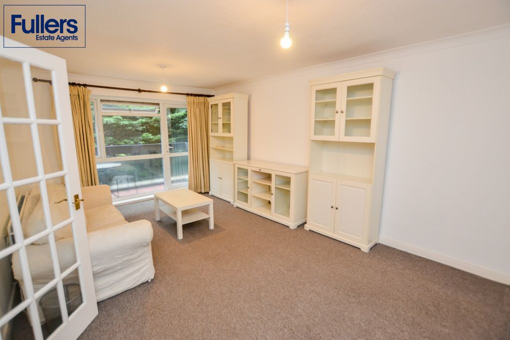 Property photo 2 of 8