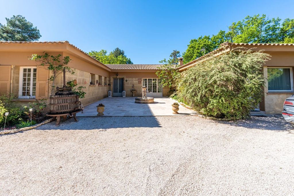 Property photo 2 of 32