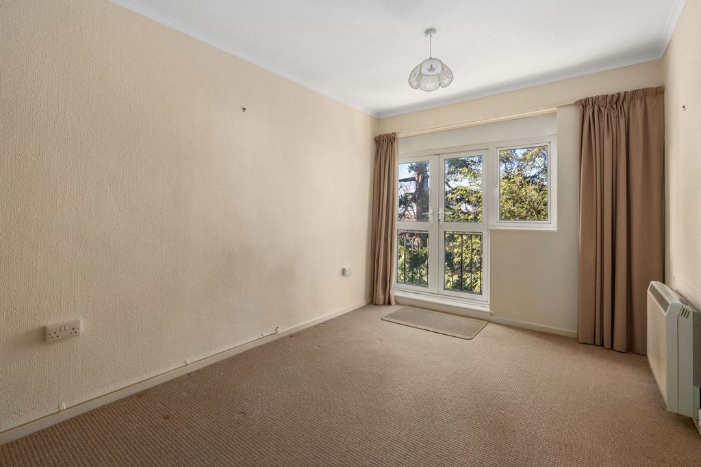 Additional image 6 of 3 bed flat for saleHartland Road, Epping CM16