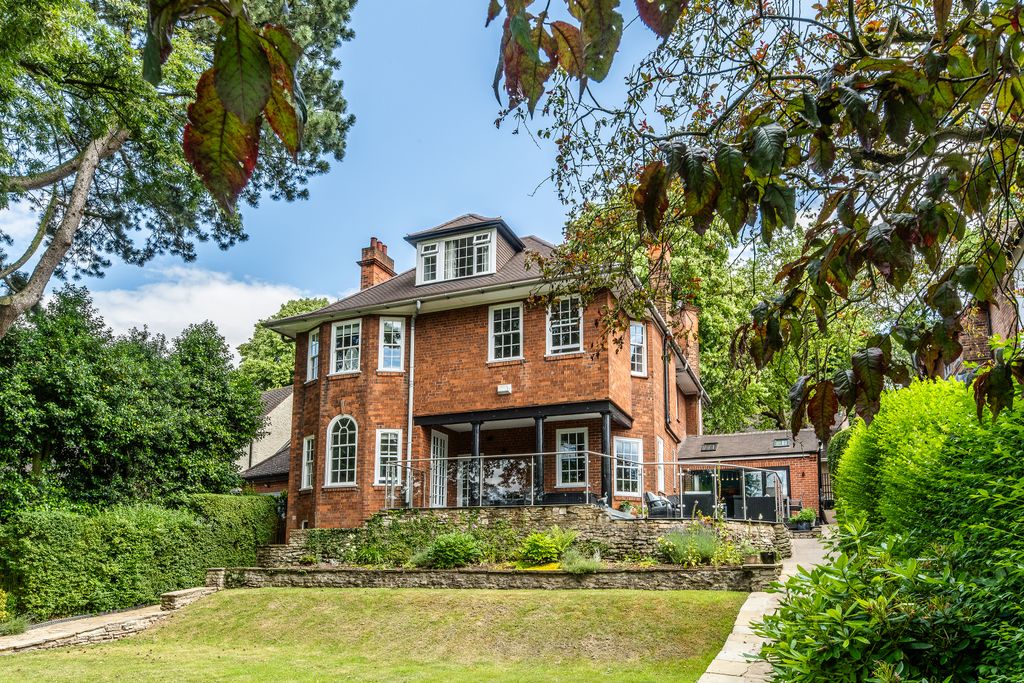 Property photo 1 of 28