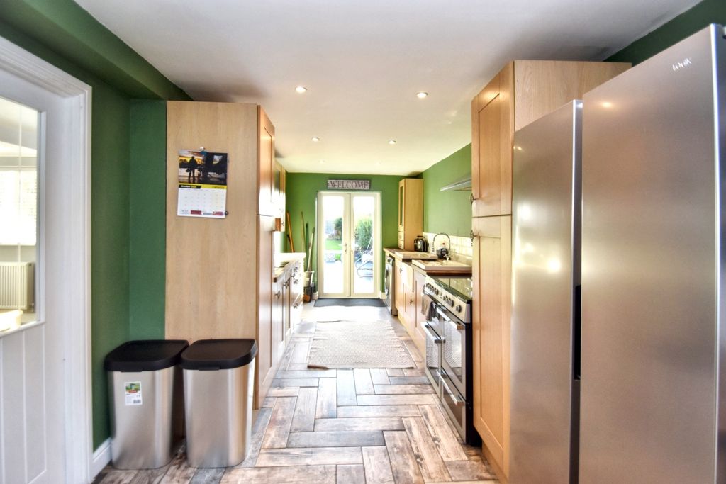 Property photo 3 of 15 Kitchen