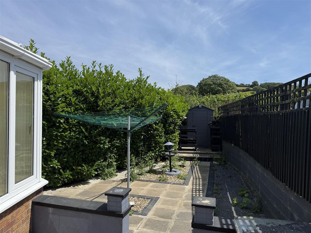 Property photo 3 of 17 Externally