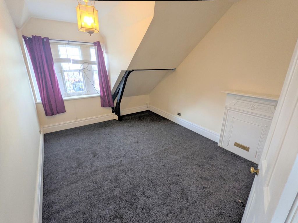 Property photo 3 of 12 Bedroom One.Jpg