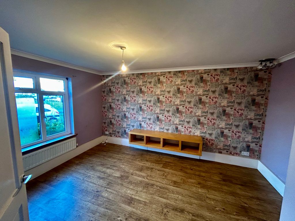 Property photo 3 of 15 Living Room