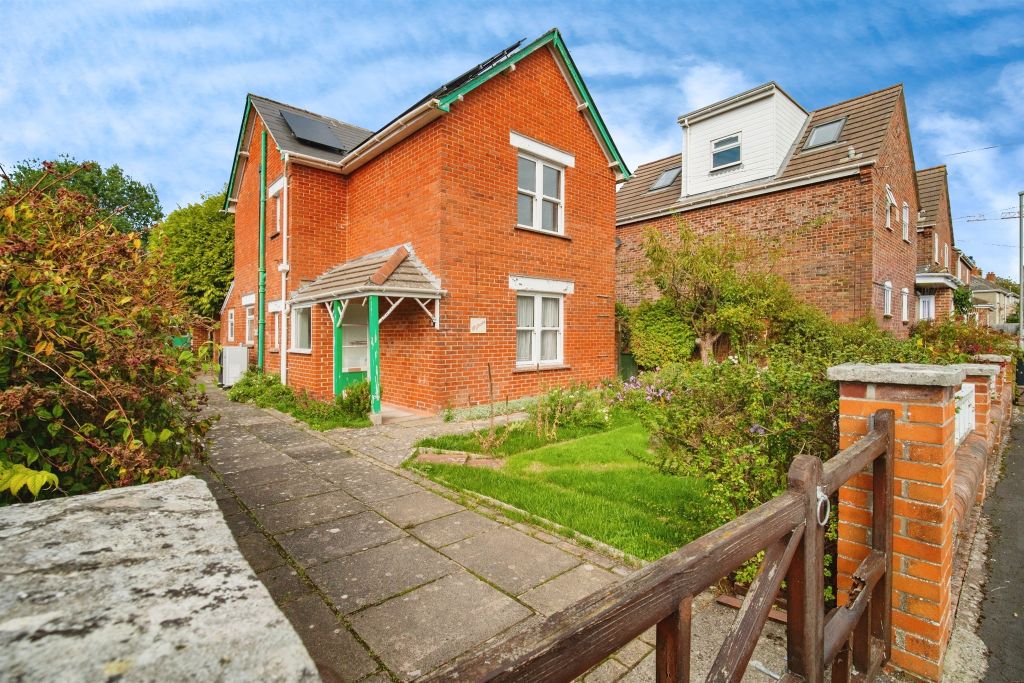 Property photo 1 of 17