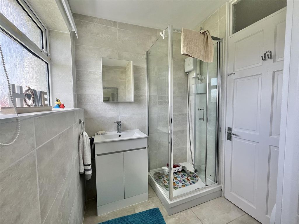 Property photo 2 of 10 Shower Room