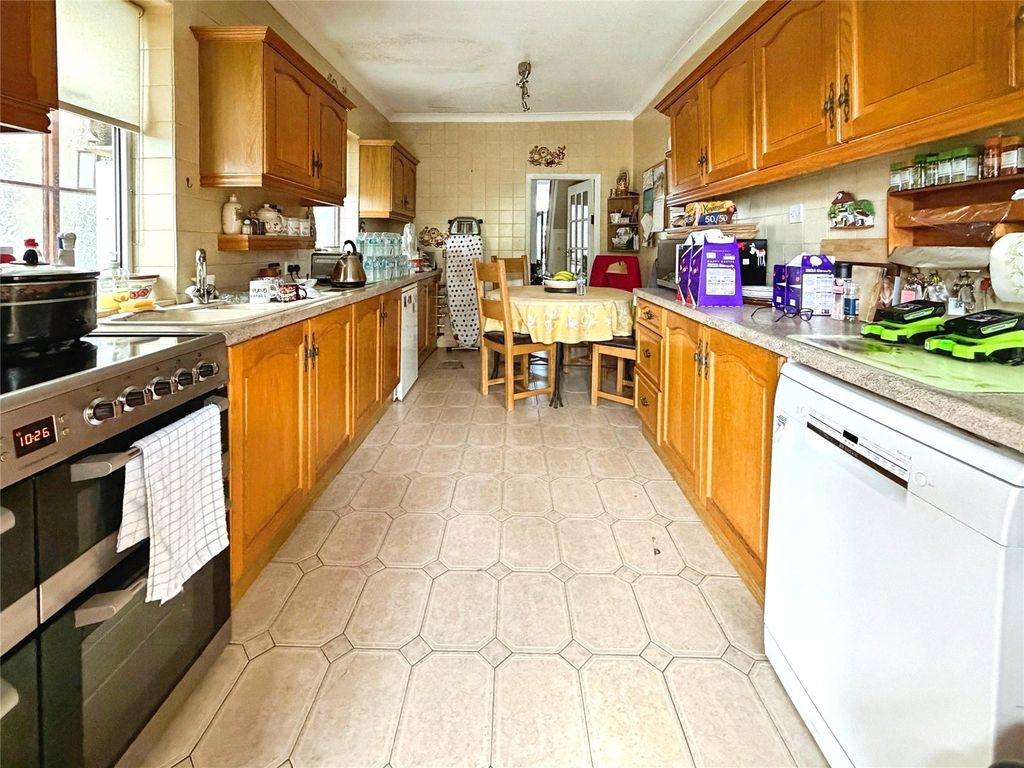 Property photo 2 of 16 Kitchen