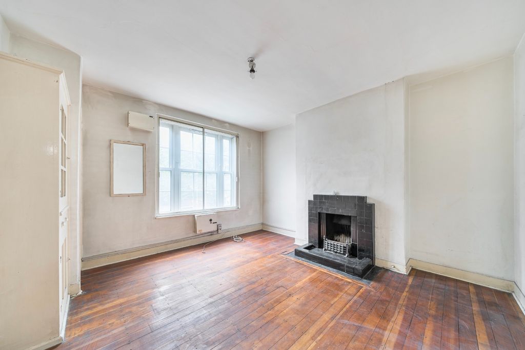 Property photo 2 of 12 4431682