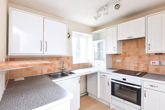 Property photo 2 of 11 Kitchen