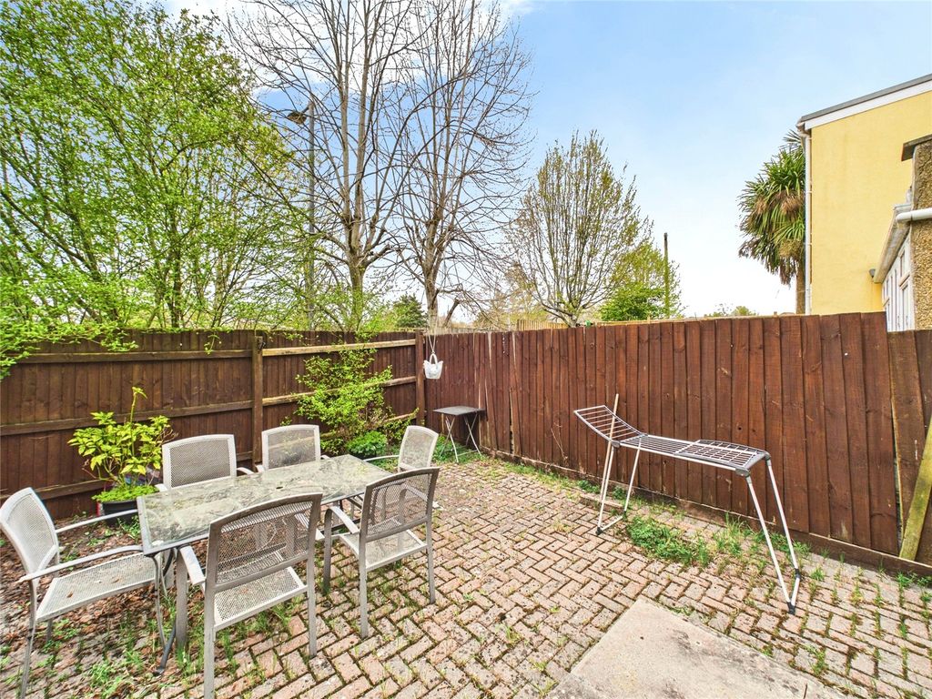 Property photo 2 of 21 Picture No. 17