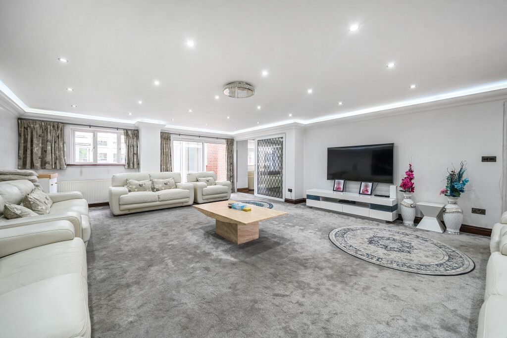 Property photo 2 of 28 1329659-18-68A2F8...