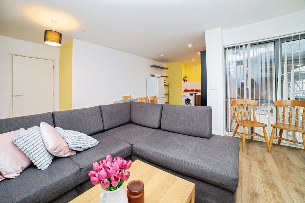 Property photo 2 of 17 Lounge Dining Kitche