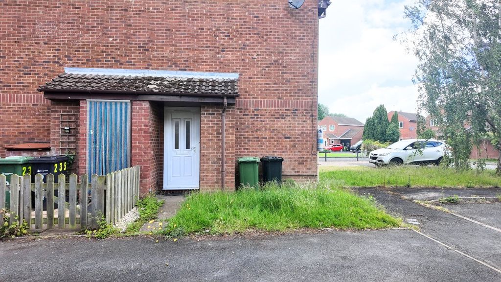 Property photo 2 of 12