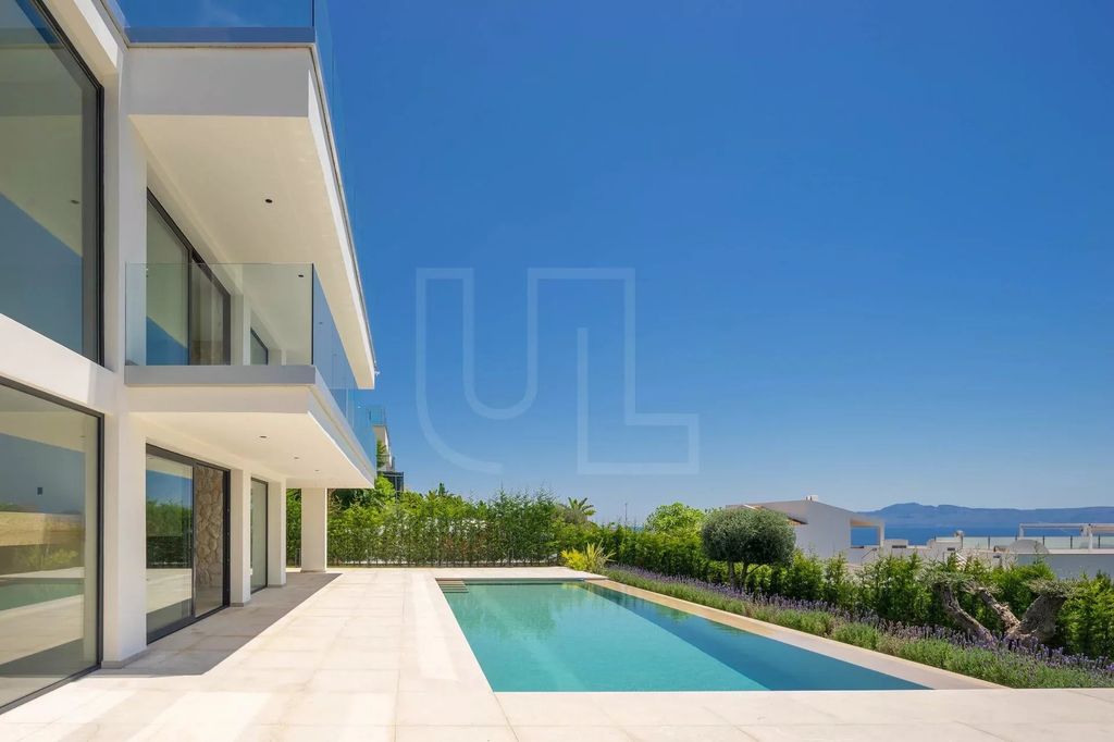 Property photo 2 of 10 Swimming Pool