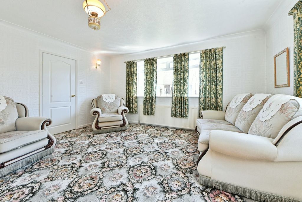 Property photo 3 of 16 Photo