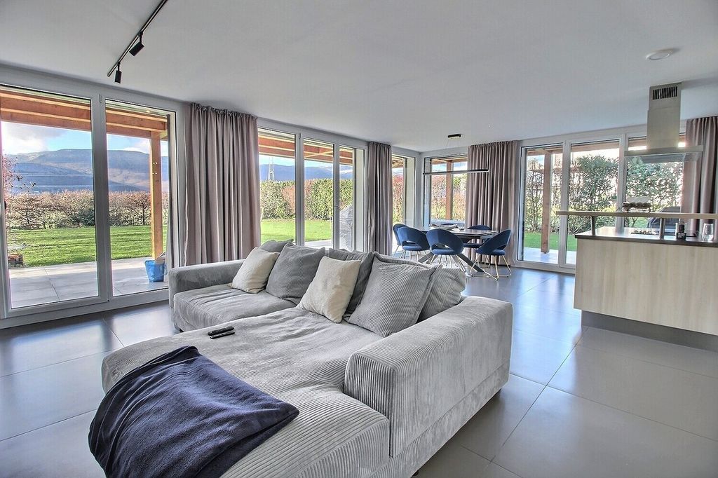 Property photo 3 of 3