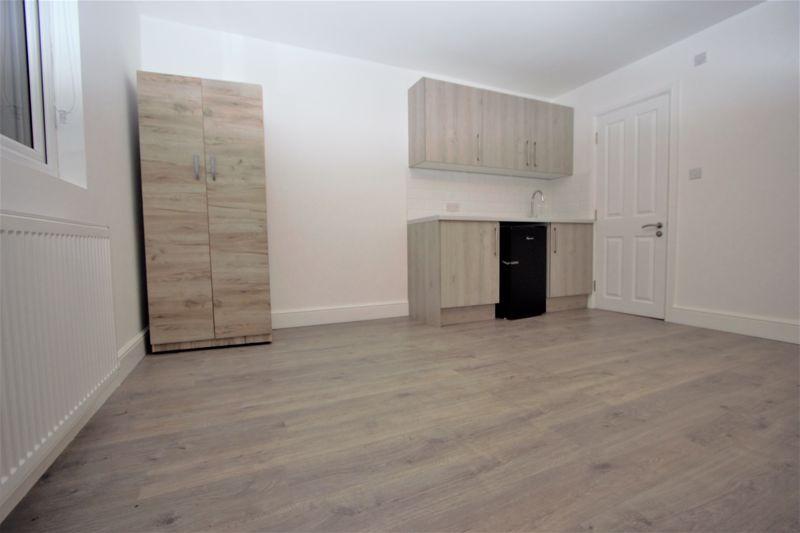 Property photo 3 of 7 Photo 5