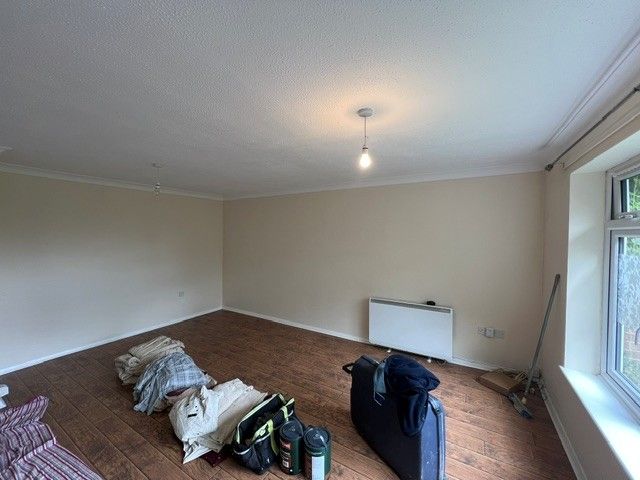 Property photo 3 of 7 Living Room