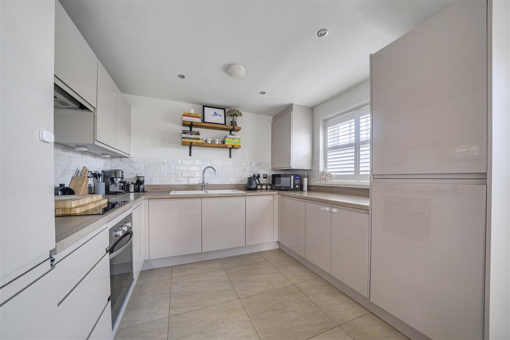 Property photo 3 of 25 1398151-15-696A47c3Be1A4.Jpg