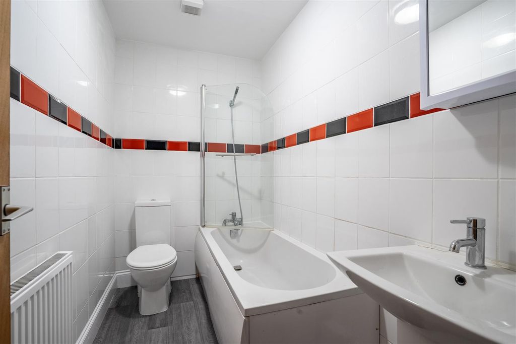 Property photo 2 of 7 49B Fs -1.Jpg