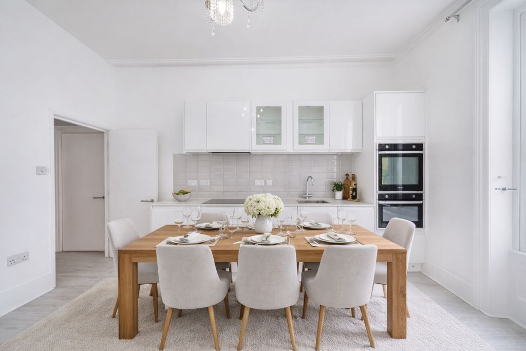 Property photo 2 of 6 Kitchen