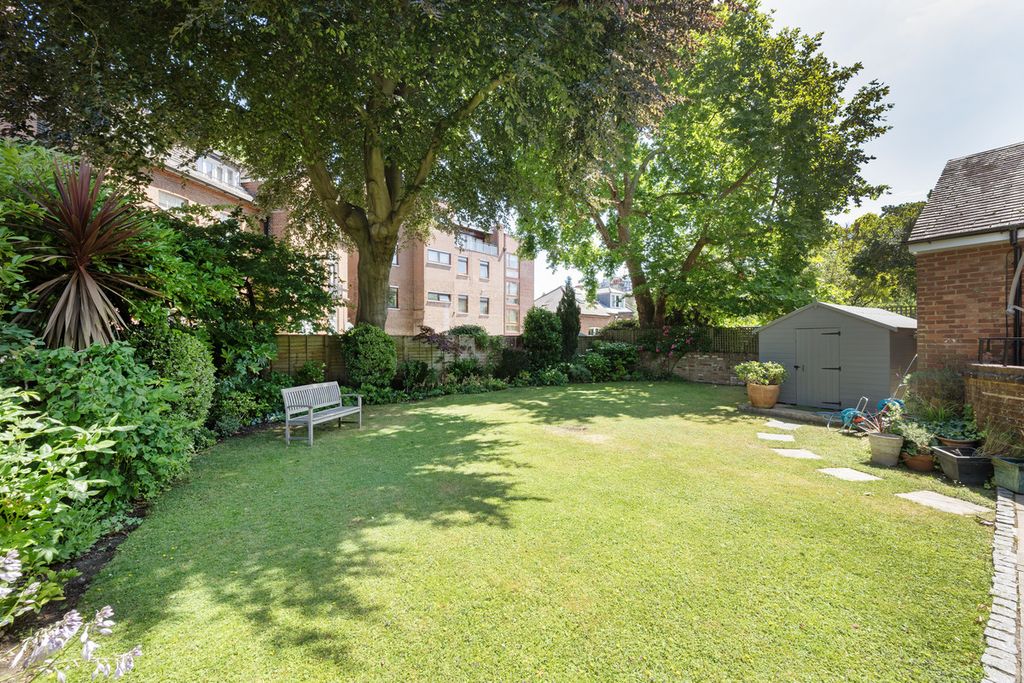 Property photo 2 of 16