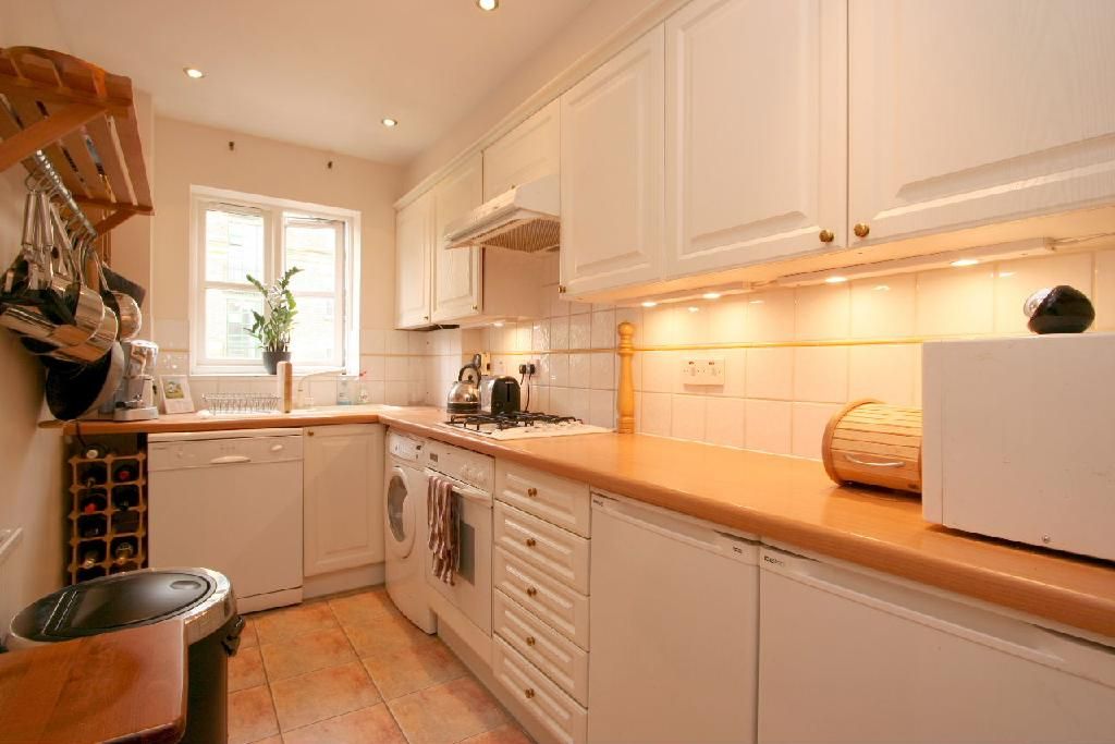 Property photo 2 of 25 Kitchen