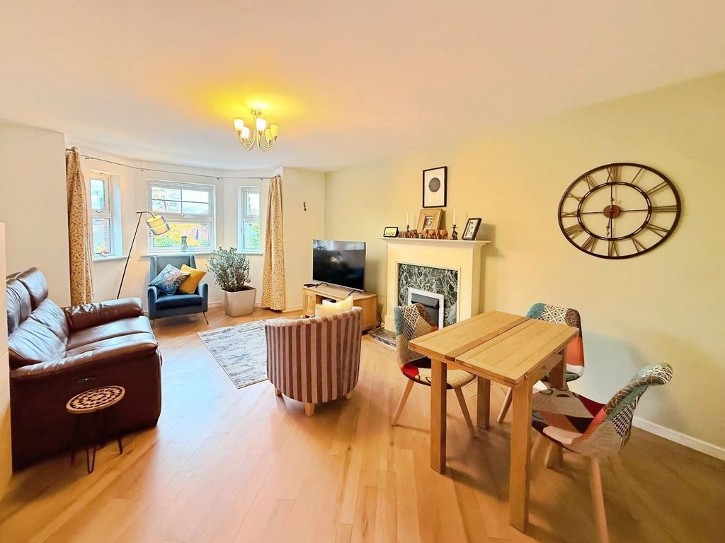 Property photo 2 of 24 Picture No. 17