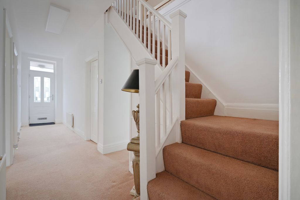 Property photo 2 of 28 Dsc00569