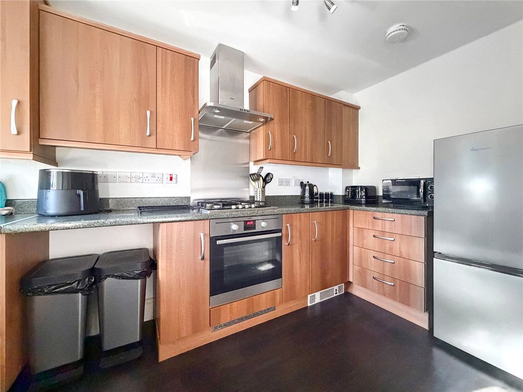 Property photo 3 of 19 Kitchen