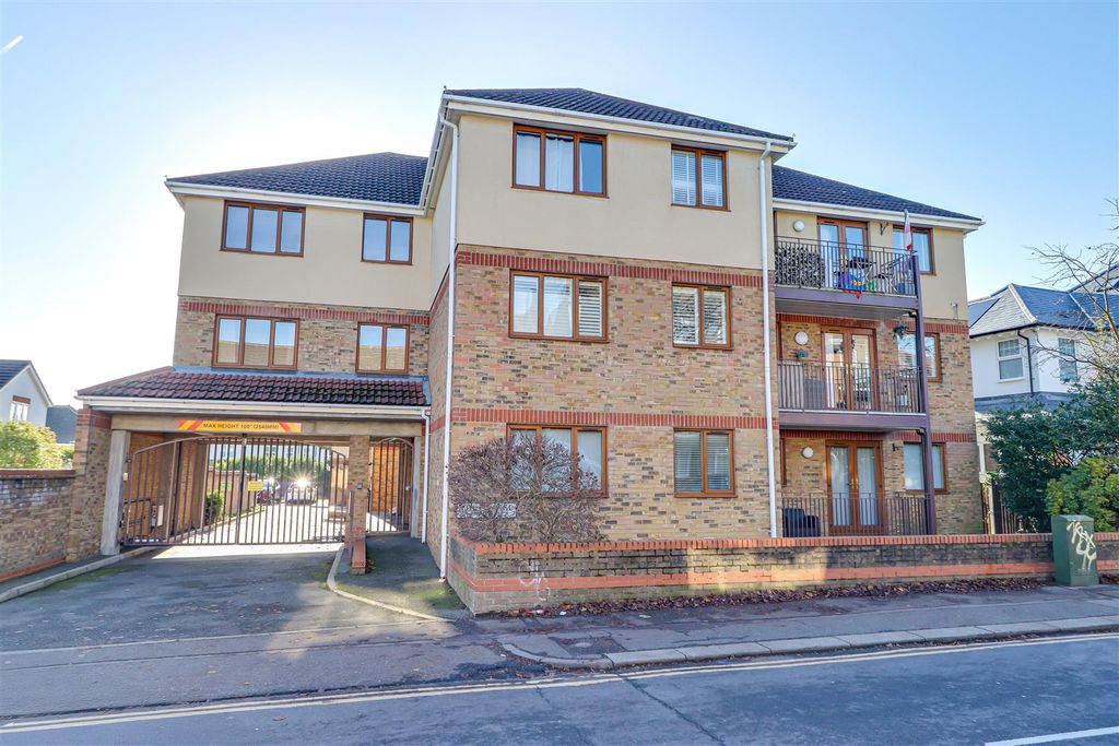 Property photo 1 of 16