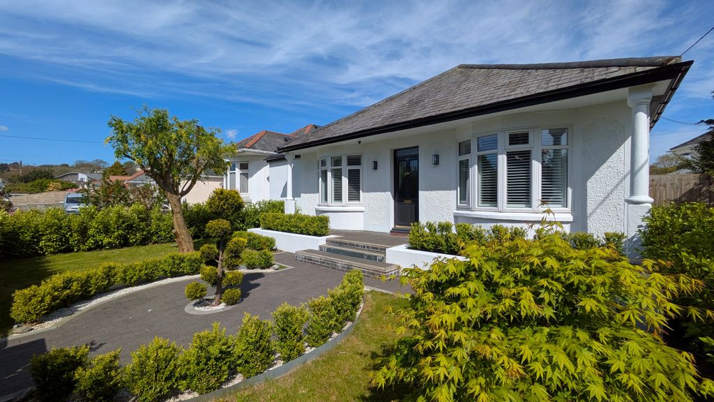 Property photo 2 of 30 Front