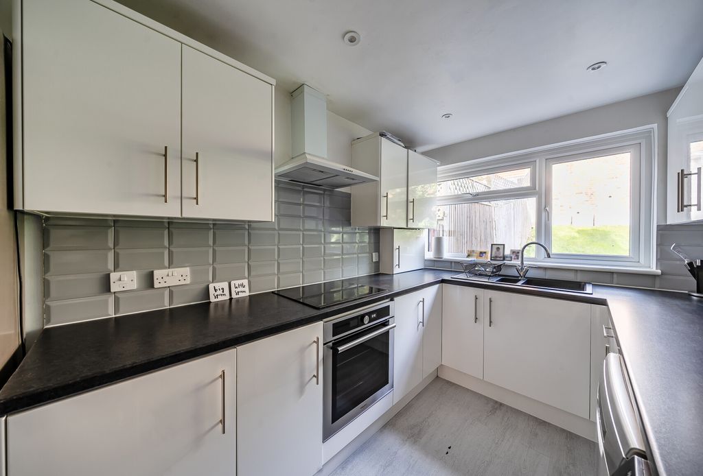 Property photo 3 of 11 1343701-13-68B1d7...