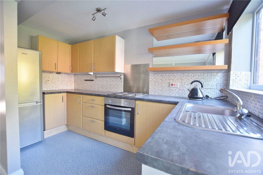 Property photo 2 of 6