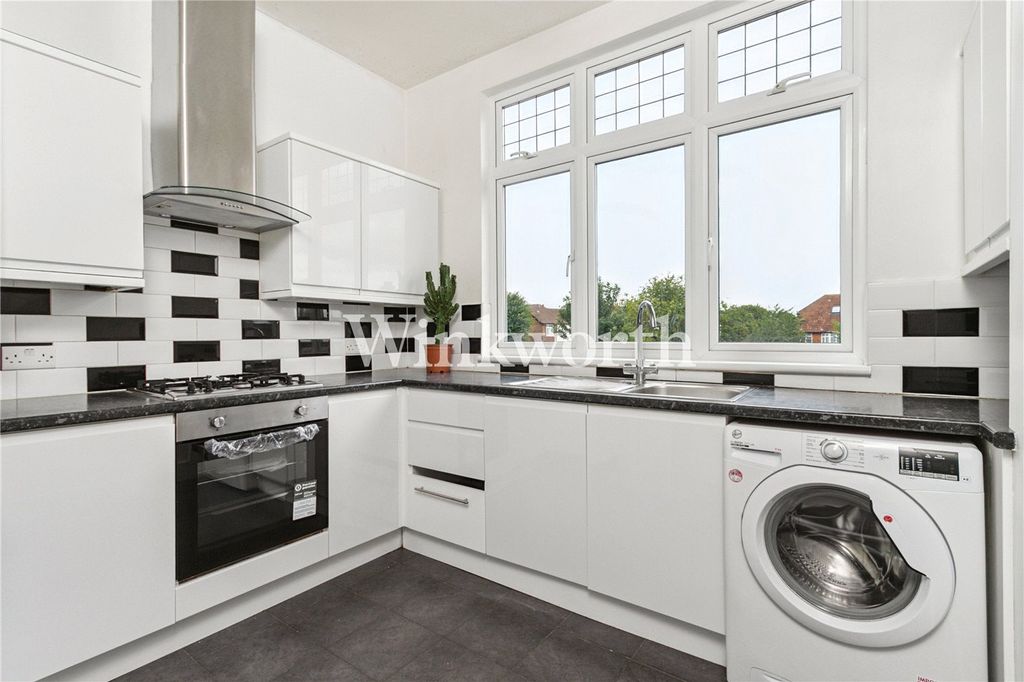 Property photo 2 of 8 Picture No. 05