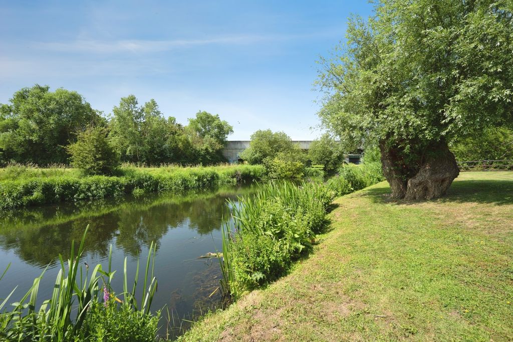 Property photo 2 of 20 Pbox-Img.Jpg