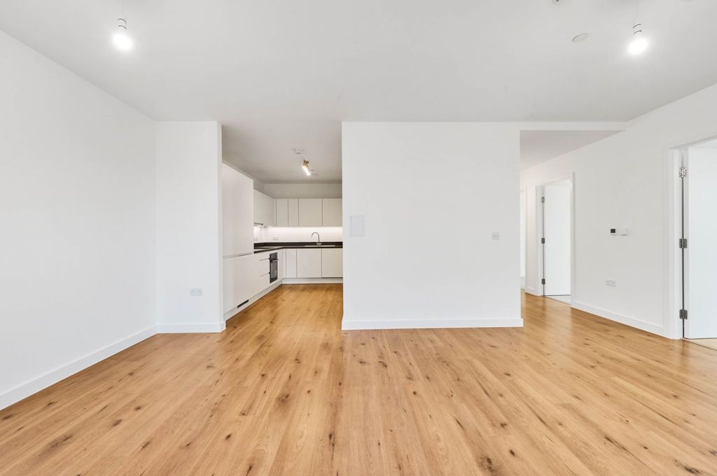 Property photo 2 of 19 Picture No. 01