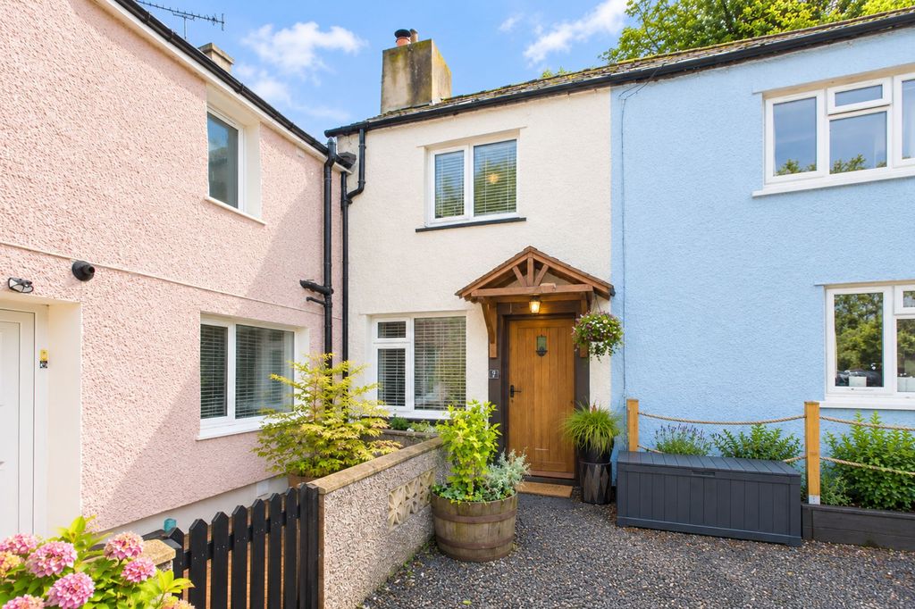 Property photo 2 of 31