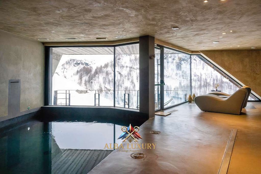 Property photo 3 of 49