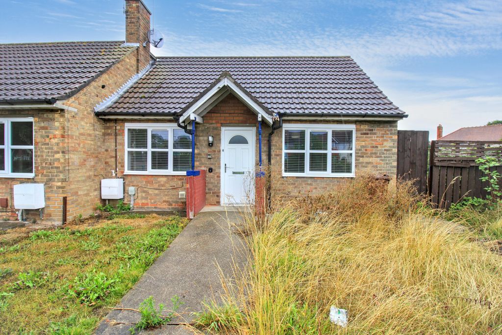 Property photo 1 of 17 378 Endike Lane, North Hull Estate, Hull, Hu6 8Aa