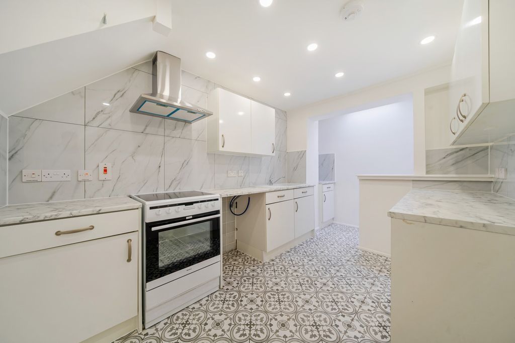 Property photo 3 of 15 Kitchen